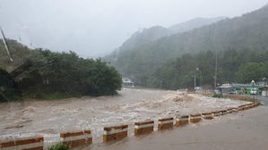 태풍 폭우로 경북서 산사태&middot;하천 범람&hellip;경주엔 '호우경보'