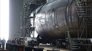 "美 당국, 北 공개한 잠수함은 '구형 잠수함 개조한 것' 평가"