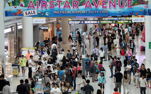 한국 찾는 관광객 10년 새 2배로&hellip;중&middot;일&middot;타이완 20∼30대 여성