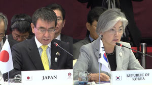 [영상] 한일 외교장관, 외교 무대서 설전&hellip;"일방적 조치" vs "문제 없다"