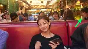 [SBS Star] Kang Daniel Spotted on TWICE's Instagram Photo Uploaded by JIHYO Last Month?