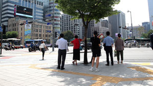 서울 36.8도 올해 들어 최고기온&hellip;부산&middot;울산 등은 태풍 특보