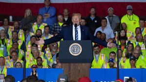 '방위비 압박' 트럼프, 불쑥 "韓 접경 지키는데 우리 국경 못 지켜"