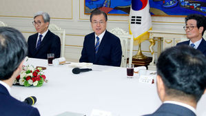 문 대통령, 조국 등 후보자 7명 인사청문요청안 제출