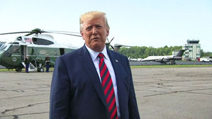 트럼프 "애플, 관세 안 내는 삼성과 경쟁&hellip;생각해 보는 중"