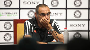 '하루에 담배 60개비' 유벤투스 사리 감독, 폐렴 진단