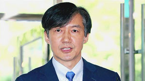 조국, 정책 구상 5분간 발표&hellip;의혹 질문엔 즉답 피해