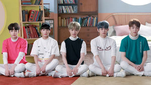 [SBS Star] TXT Delays Comeback for the Second Time with More Members' Health Concerns