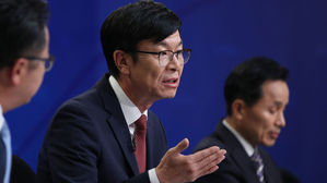 김상조, 조국 딸 의학 논문 대입 활용 논란에 "지금 한다면 불법"