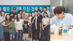 [SBS Star] Lee Kwang Soo Has His First Encounter with the Team for His Upcoming Movie