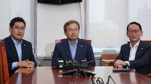 조국 청문회 증인 채택 불발&hellip;"가족 포함 80여 명" vs "가족 안 돼"