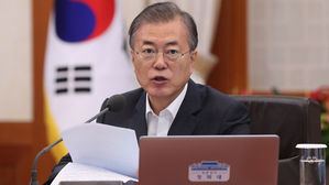 문 대통령 "일본은 정직해야&hellip;강한 경제 위한 확장 재정"