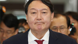 '기밀누설 윤석열 처벌해야' 靑 청원 참여 20만 명 넘어