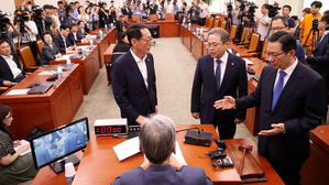 법사위, 조국 청문회 일정 의결 불발&hellip;與 의원들 퇴장