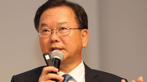 김부겸, 조국 '국회 기자간담회'에 "적절치 않다"