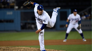 투구 중 넘어진 류현진&hellip;곳곳에서 보인 이상 신호