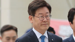 [영상] 굳은 표정의 이재명 벌금 300만 원…당선무효 위기