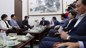 與, 조국 '적격' 입장 사실상 재확인&hellip;靑에 전달키로