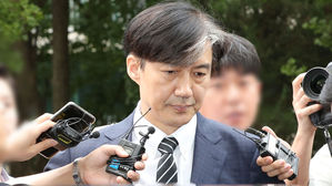 日 언론, 조국 법무장관 임명에 '관심'&hellip;주요 뉴스로 전해