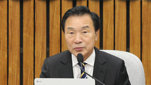 손학규, 조국 임명에 "문 대통령, 박근혜 왜 하야했는지 생각해야"