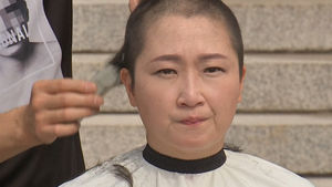 [영상] 이언주, 눈물의 삭발…"대한민국 민주주의 사망"