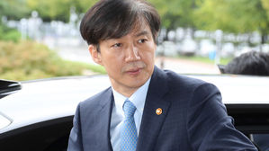 조국 '청년층 달래기'…장관 취임 이틀 만에 비공개 대담