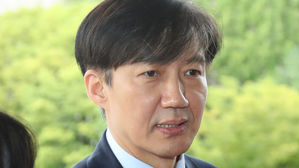 조국, 내일 故 김홍영 검사 묘소 참배…'조직문화 개혁' 의지