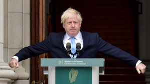 "英존슨, '특혜의혹' 女기업인과 성관계"&hellip;존슨 "적절히 행동"