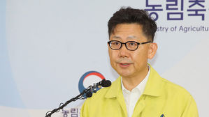 김현수 장관 "양돈농장 돼지열병 멧돼지 차단 울타리 설치 미흡"