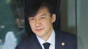 조국, 오늘 국회 찾아 민주당 &middot; 정의당 차례로 예방