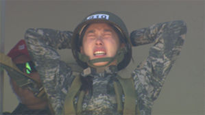 [영상토크] "할 수 있다!" 해병대 훈련받는 펜싱 대표팀