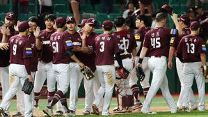 선두 SK, 시즌 첫 5연패&hellip;두산&middot;키움, 1.5게임 차로 추격