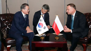 文 대통령 "폴란드, 한반도 평화 힘써달라"&hellip;두다 "강한 지지"