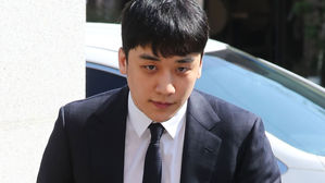 [영상] 승리 두 번째 경찰 소환&hellip;요리조리 피하며 '묵묵부답'