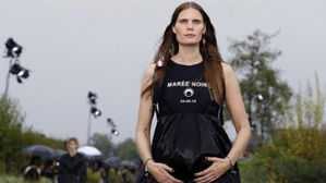 [Pick] 세계 3개 패션위크 모델로 나선 임신부 "'위풍당당' 아름다운 D라인"