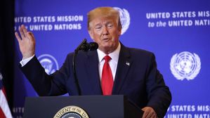 트럼프 "美 하원 정보위원장이 녹취록 거짓말" 사퇴 요구