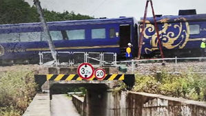 '태풍 관통' 경북, 인명·재산피해 속출…관광열차도 탈선