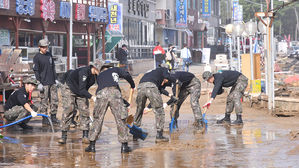 "다시 일어서자" 휴가 반납하고 태풍 피해 복구 '구슬땀'
