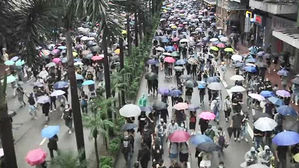 '복면금지법'이 되살린 홍콩 시위&hellip;반중 정서 최고조