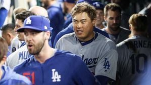 승리에도 아쉬운 류현진 "홈런 맞은 뒤 정신 번쩍"