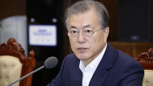 문 대통령 "경제 둔화 영향 재정으로 보완해야…신속 집행하라"