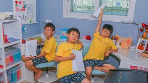 [SBS Star] The Song Triplets Write Their Very Own Books