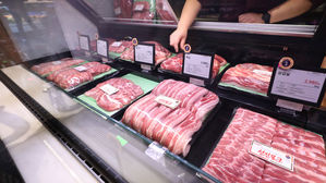 뚝뚝 떨어지는 돼지고깃값&hellip;소매가 100g당 1천900원대로 하락