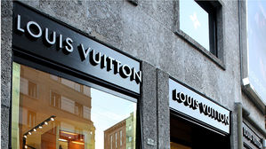 루이뷔통, YG 투자금 회수에도 80억 원대 주식 평가손