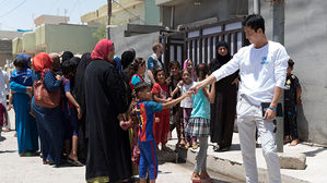 [인-잇] "어떻게 난민을 돕죠?"에 대한 정우성의 대답