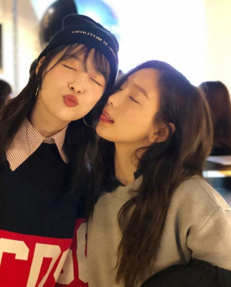 Taeyeon and Sulli