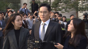 [영상] 재판 마치고 나온 이재용, '오너 리스크' 질문하자 내놓은 답은?