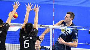 프로배구 한국전력&middot;KGC인삼공사, 나란히 첫 승