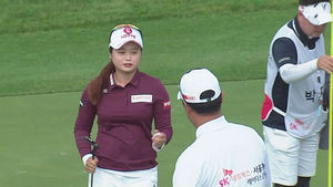 전관왕 노리는 최혜진, 단독 선두 질주