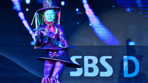 [SDF2019 포토] '각자의 스텝, 각자의 댄스' 강연하는 안은미